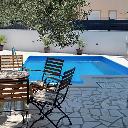 With Amazing View And A Private Pool, Susnjar 1 Kruševo