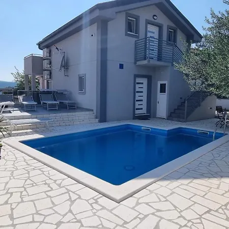Villa With Amazing View And A Private Pool, Susnjar 1