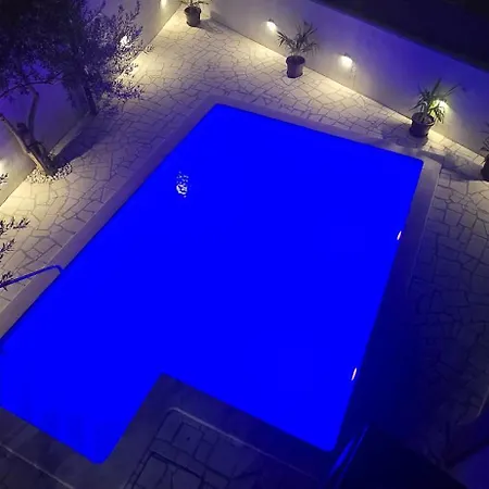 Вилла With Amazing View And A Private Pool, Susnjar 1 *